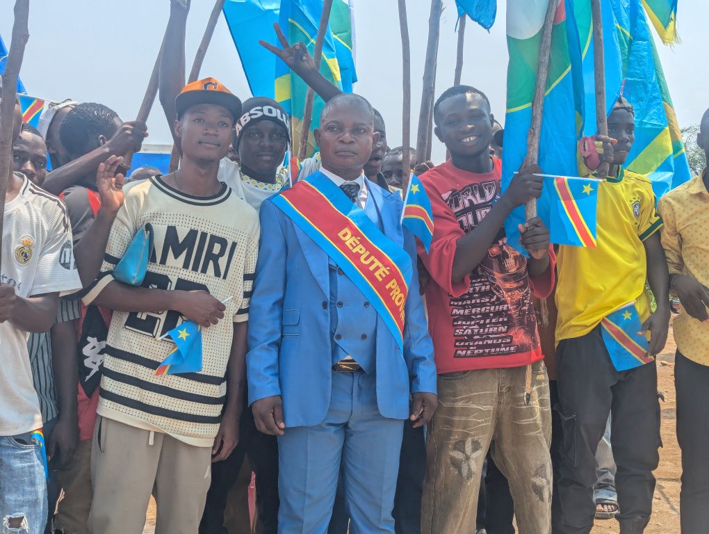 Visite du VPM à Uvira : le député provincial Shabani Muganza Shadrac appelle la population de Shabunda à la paix et à la cohésion sociale