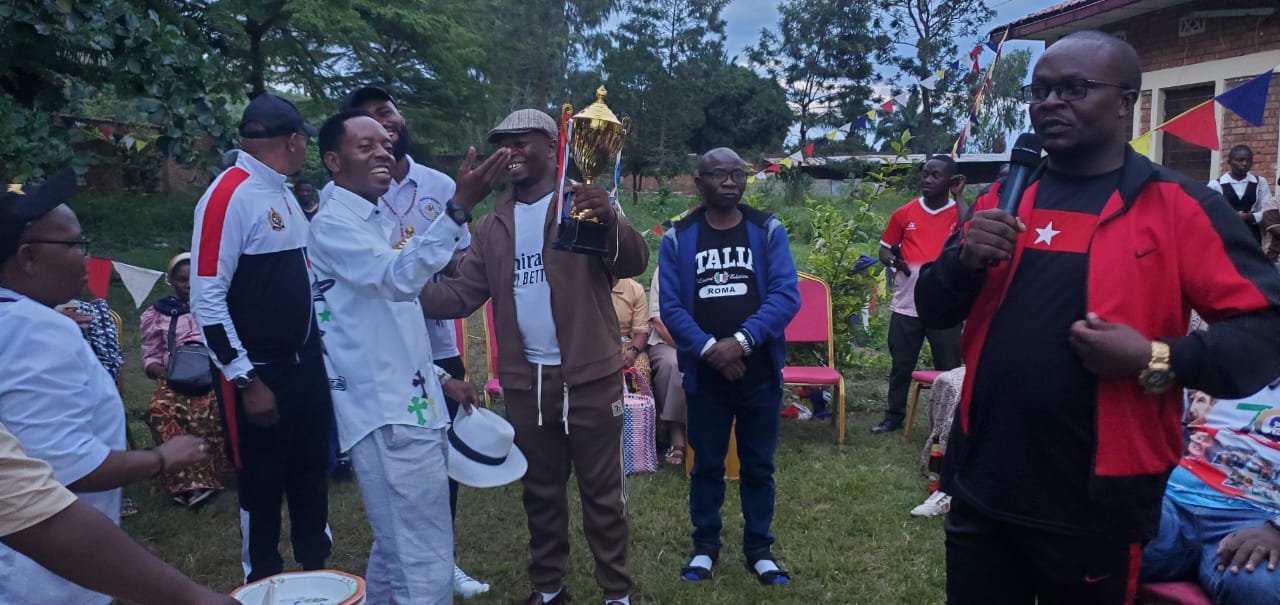 Match pour la paix à Uvira : La Fondation Kasha Kwetu honore les équipes et plaide pour l’élargissement des initiatives de cohésion sociale dans le Diocèse