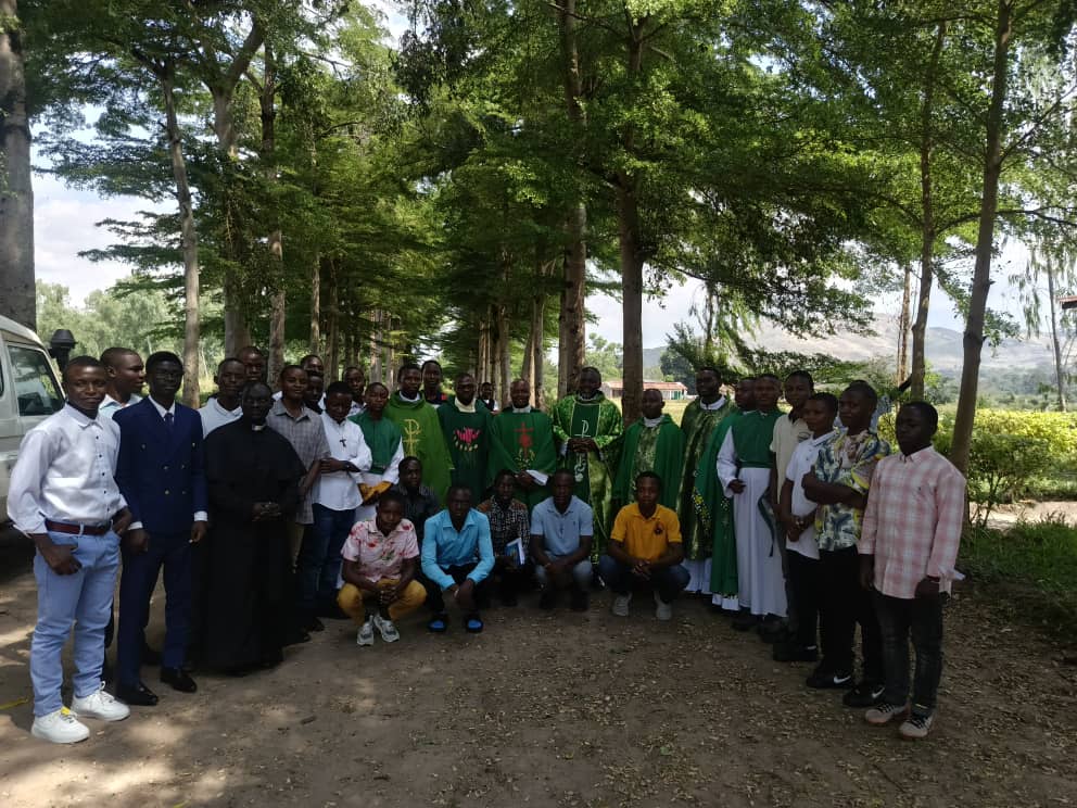 Diocèse d&rsquo;Uvira : Entre prière et fraternité, la Propédeutique Saint-Pierre Claver de Kiringye clôture son année académique 2025-2026