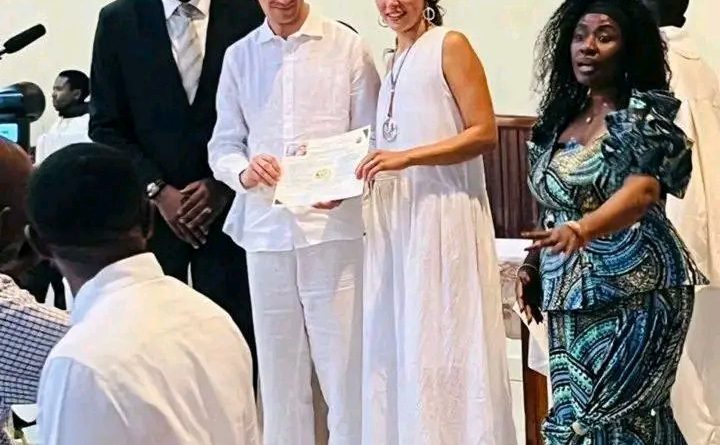 Bukavu,un couple venu d&rsquo;Italie reçoit la bénédiction nuptiale à la paroisse Guido Maria conforti de panzi.